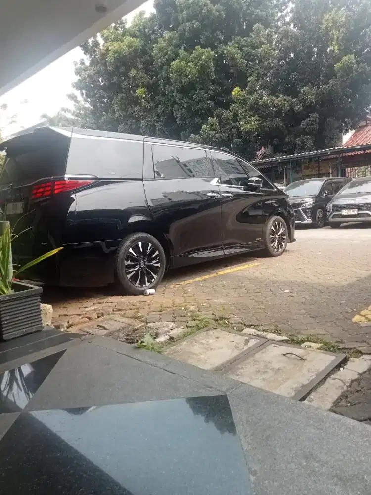Mencari lowongan kerja sebagai driver pribadi