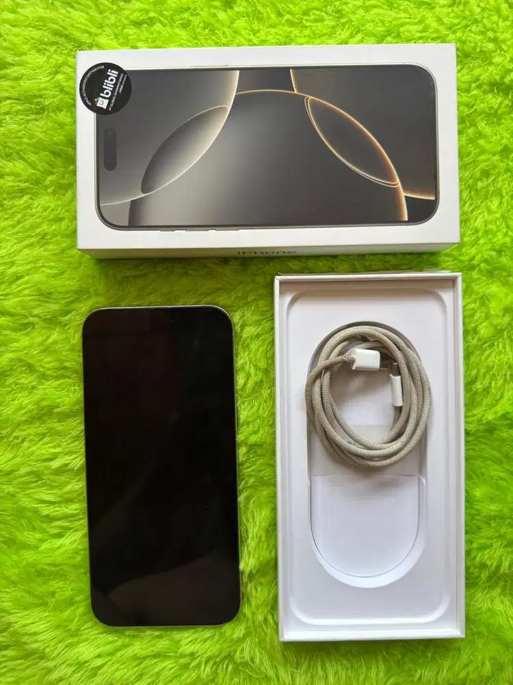 iphone 16promax 256 natural titanium