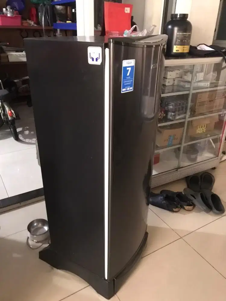 Lemari ES AQUA 1 Pintu