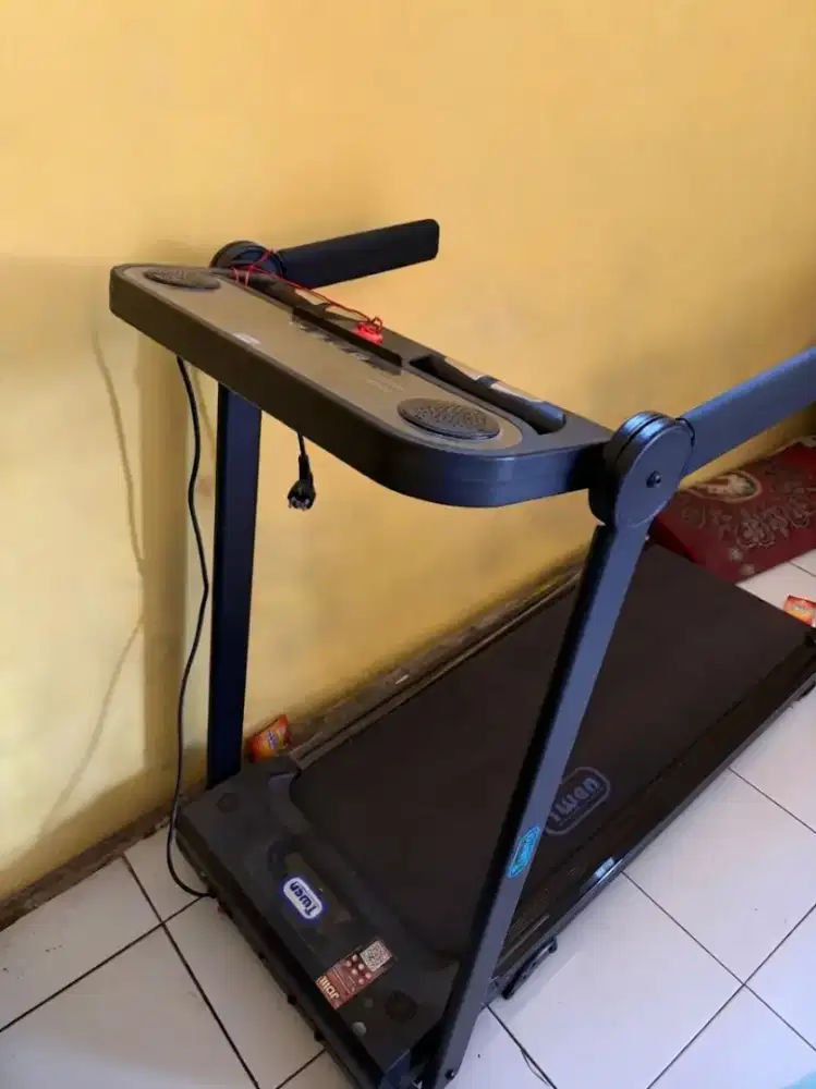 Treadmill Elektrik TWEN T208 + Incline & Bluetooth Speaker