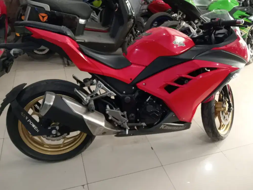 Dijual Cash Kawasaki Ninja 250 Tahun 2012