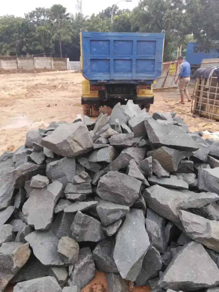 Abu batu sirdam limestone batu belah batu makadam sirtu gunung