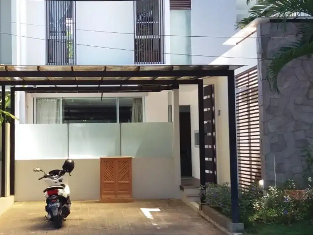 Di jual Rumah one gate sistem lokasi di sunsetroad kuta.