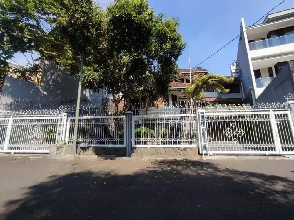 Rumah terawat siap huni di hegarmanah cidadap kota Bandung