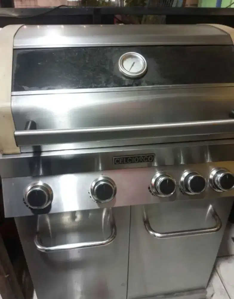 Grillan pemanggang profesional