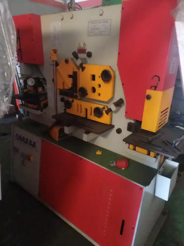 Ready Stock Hydraulic Iron Worker Machine