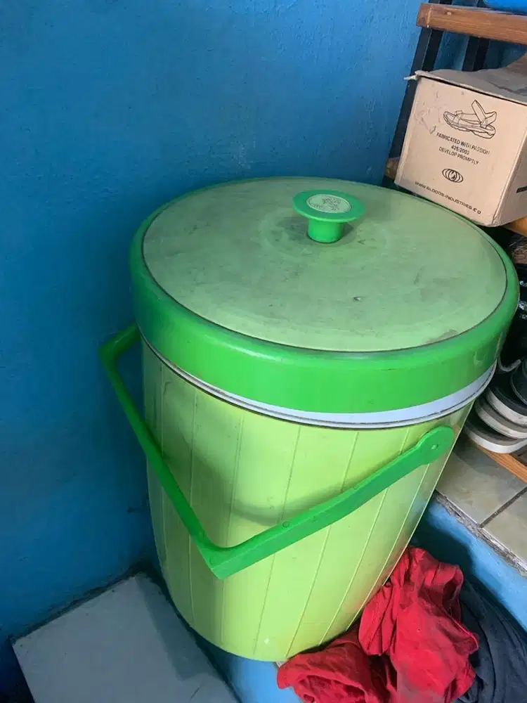 Termos es, Termos teh, Meja lesehan