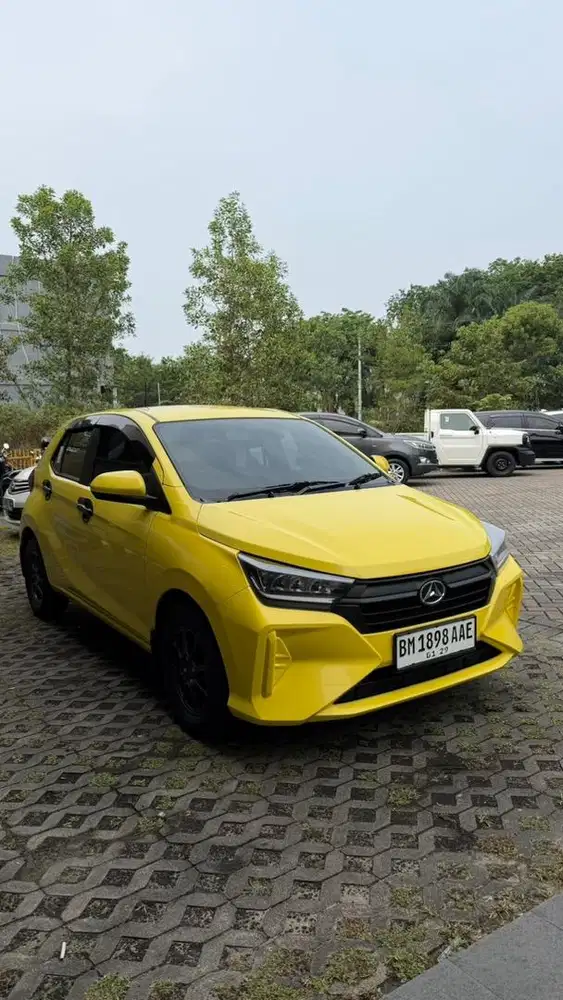 All new Ayla R 1.2 Matic 2023 Km 10 rb