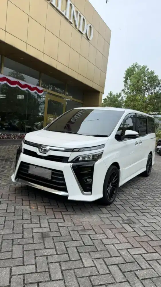 Voxy 2.0 Matic 2018 km 70 RB an
