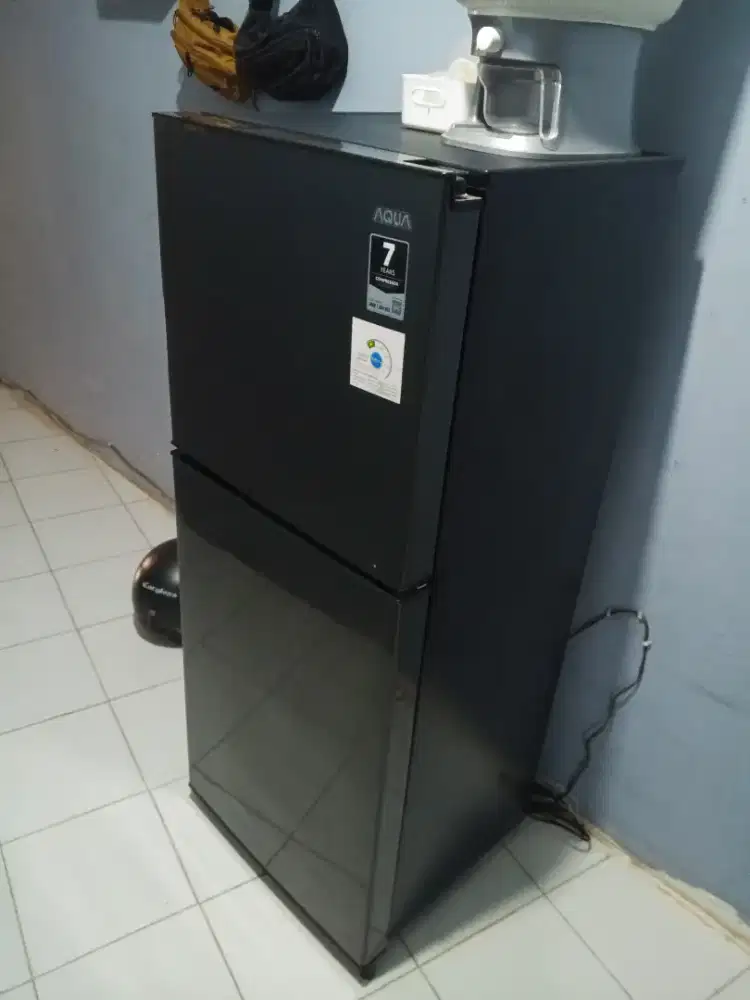 kulkas 2 pintu aqua