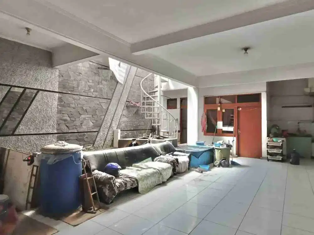 Dijual Hitung Tanah  Rumah Besar Terawat Di Kembar Moh.Toha Bandung