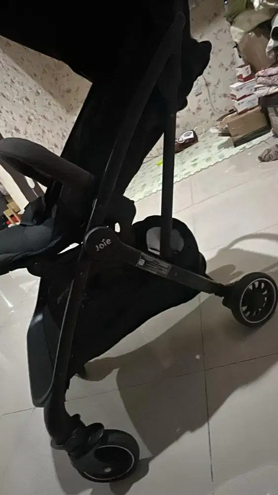 Stroller bayi merk Joie N Violi