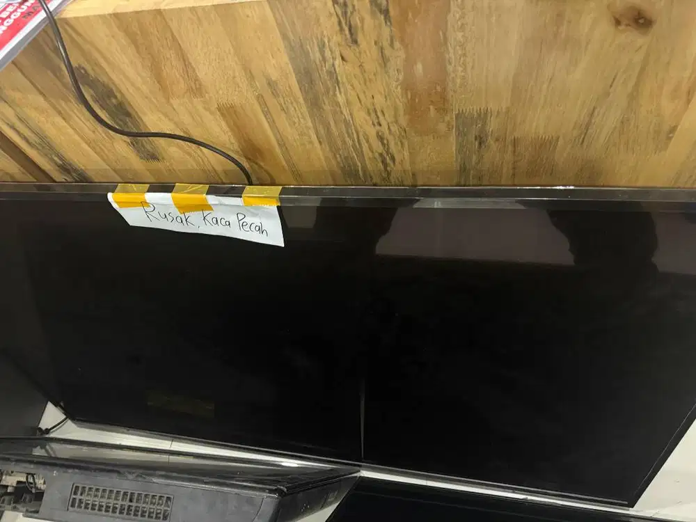 TV MEREK LG KONDISI LCD PECAH