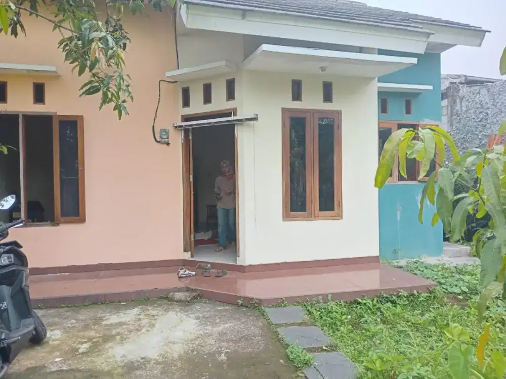 DIJUAL RUMAH TANAH LUAS DEKAT SEKOLAH