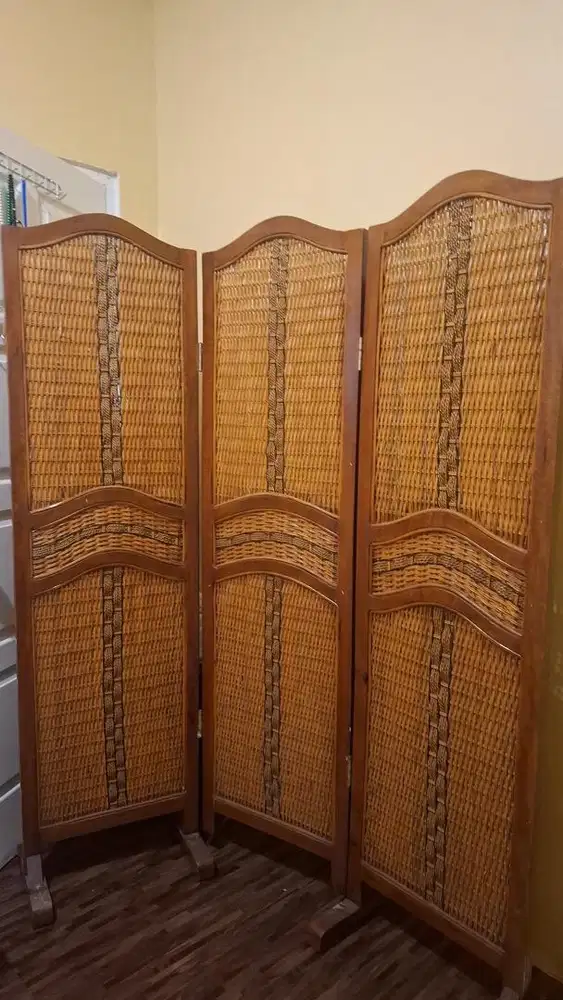 JUAL MURAH PARTISI PEMBATAS RUANGAN 3 PINTU / ROOM DIVIDER (NEGO)