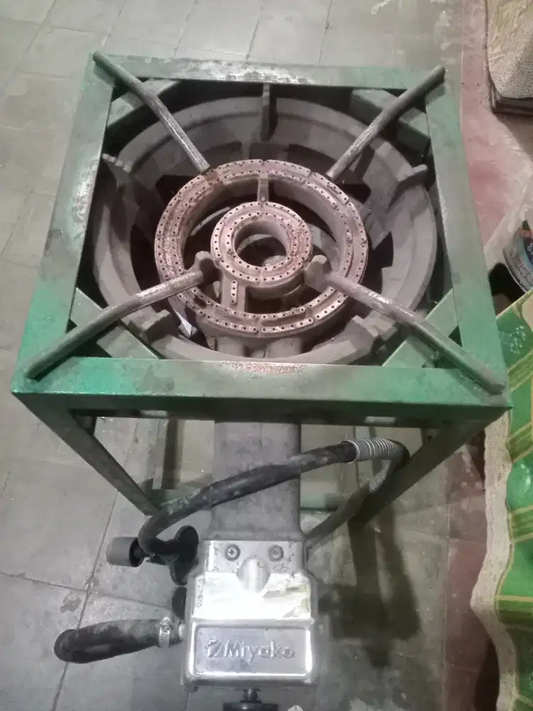 Kompor gas Miyako 1 tungku dan dudukannya