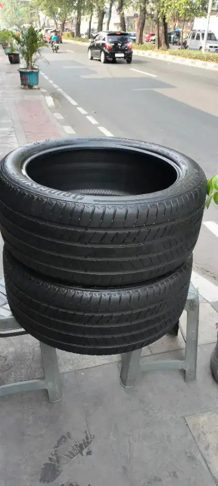 2ban Mercy BMW 275/40/R20 Bridgestone Alenza 001 RFT 90% nik 2022