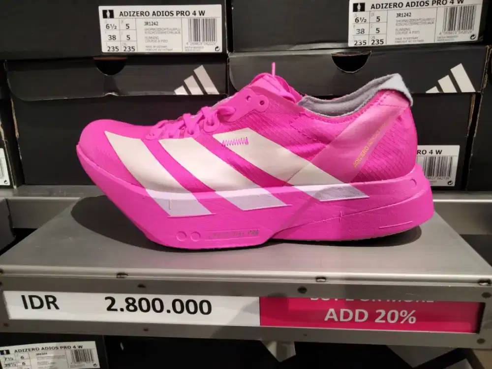 Sepatu adizero adios pro 4