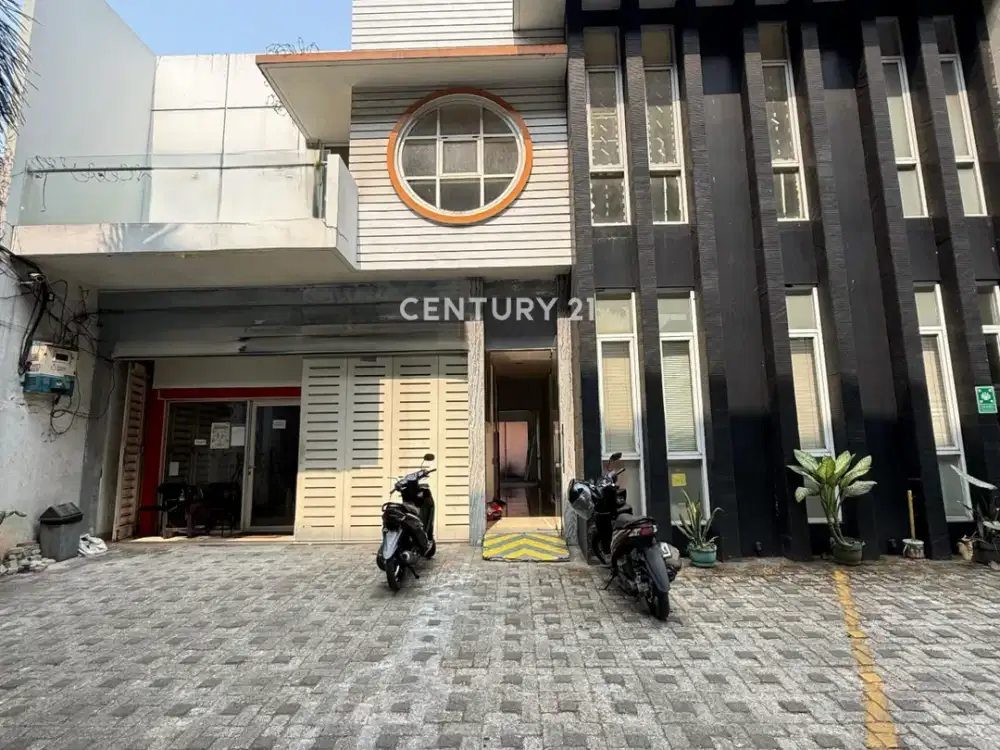 Disewakan Rumah Lantai 2 Di Prapanca JakSel Cocok Untuk Bisnis