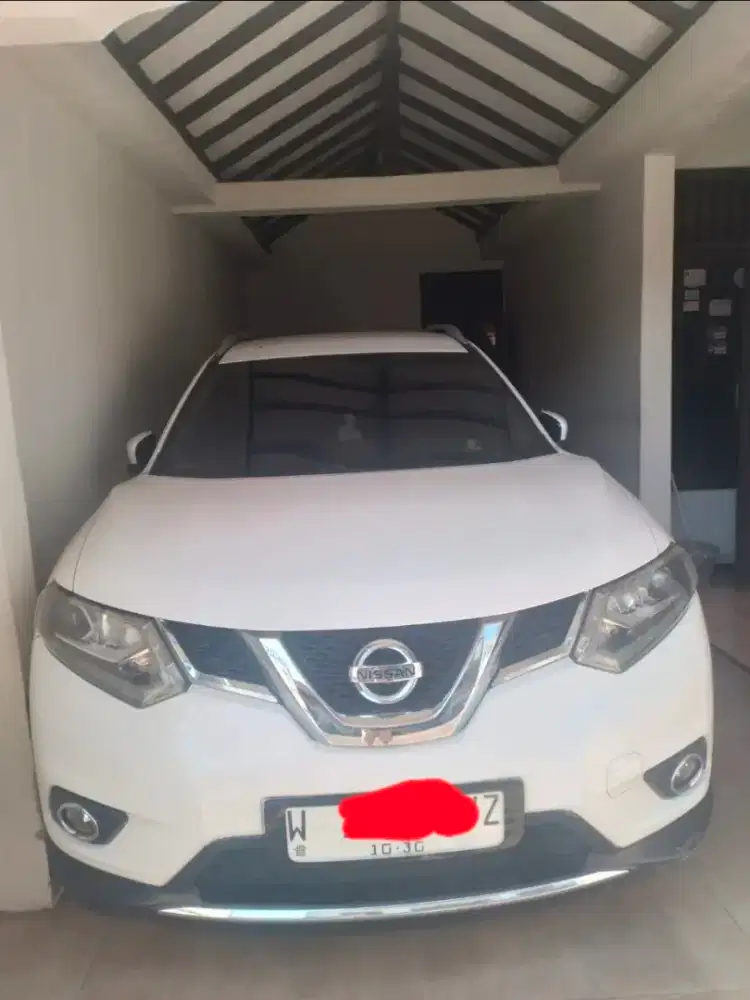 Di jual cepat Xtrail T32 th 2015 warna putih terawat