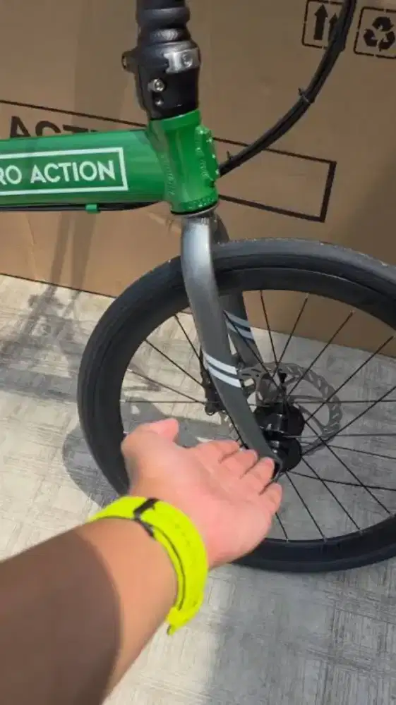 Sepeda lipat pro action 9 speed Hijau