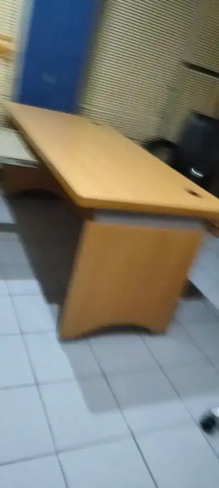 Meja kantor bagus