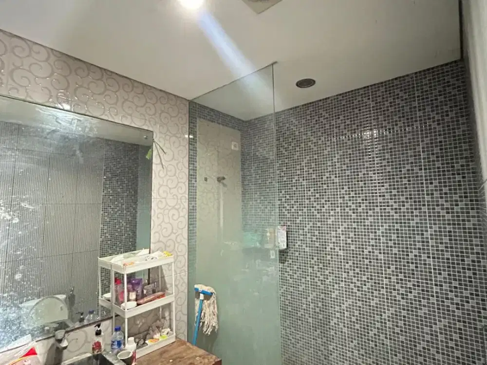 Jual Rumah Tinggal 2 Lantai, Kolam Renang, Berada di Pusat Kota, Renon Denpasar Timur