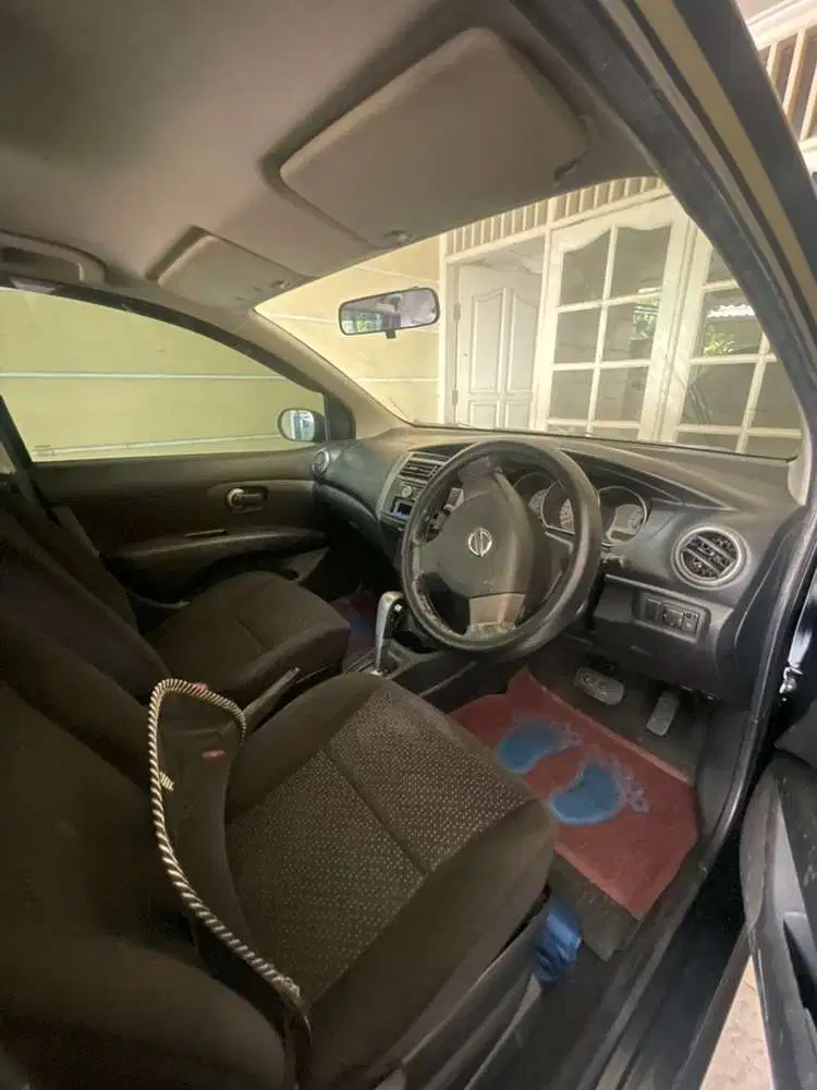 Nissan Grand livina 2012 Bensin