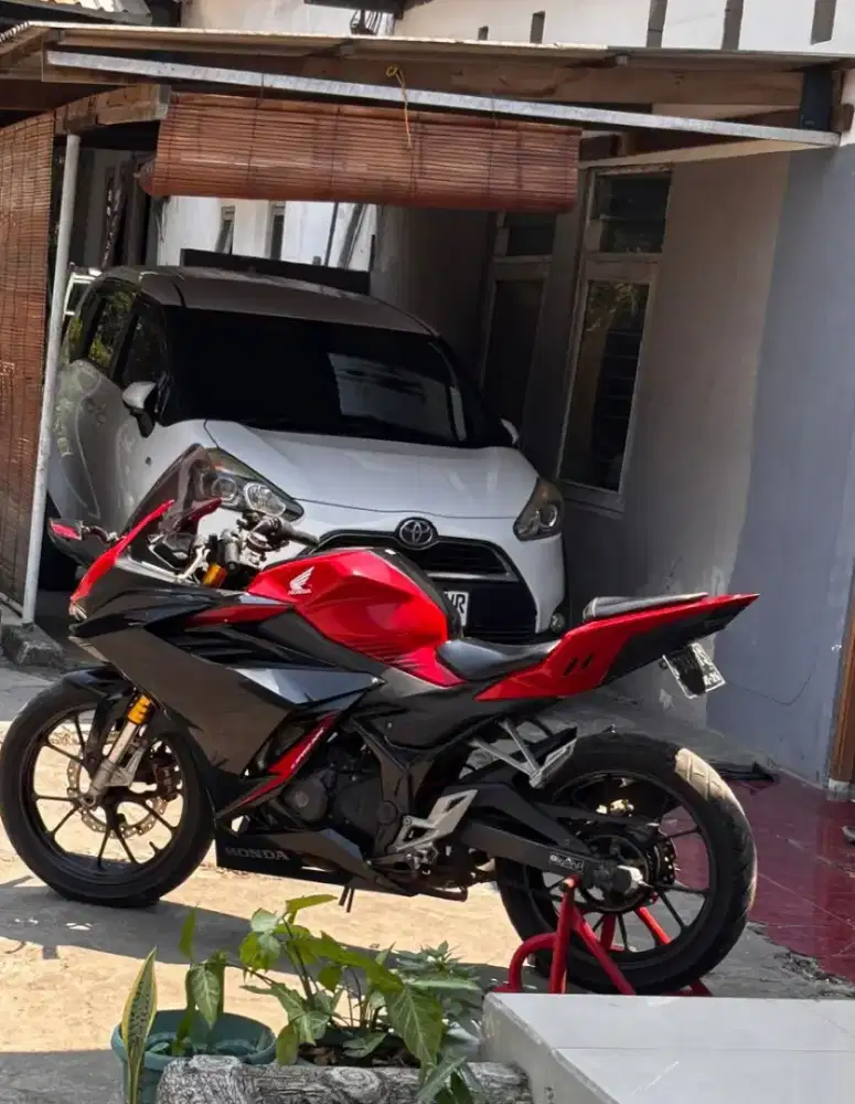 CBR 150 R 2021 km rendah