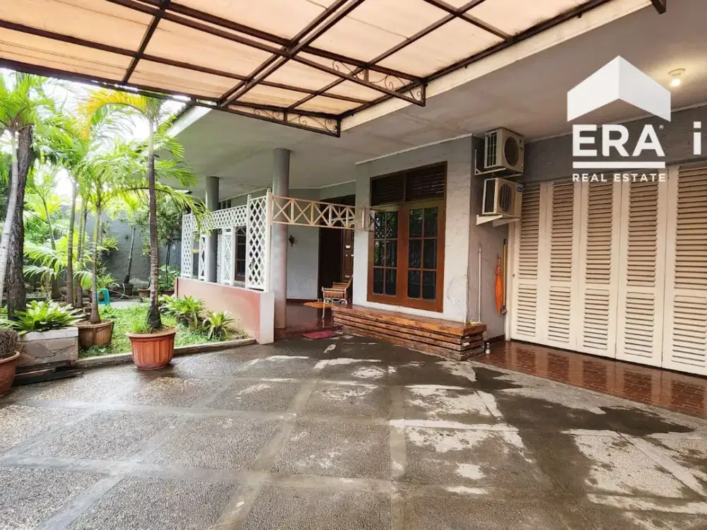 RUMAH 2 LANTAI FULL FURNISHED DIJUAL DI SOLO DEKAT PASAR KLITIKAN