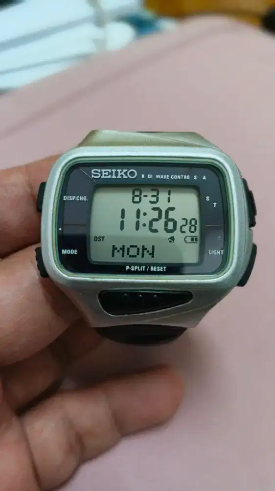 Jam tangan Seiko Super Runners Solar S750-0AA1 cukup langka