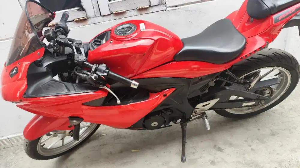 suzuki GSX R150