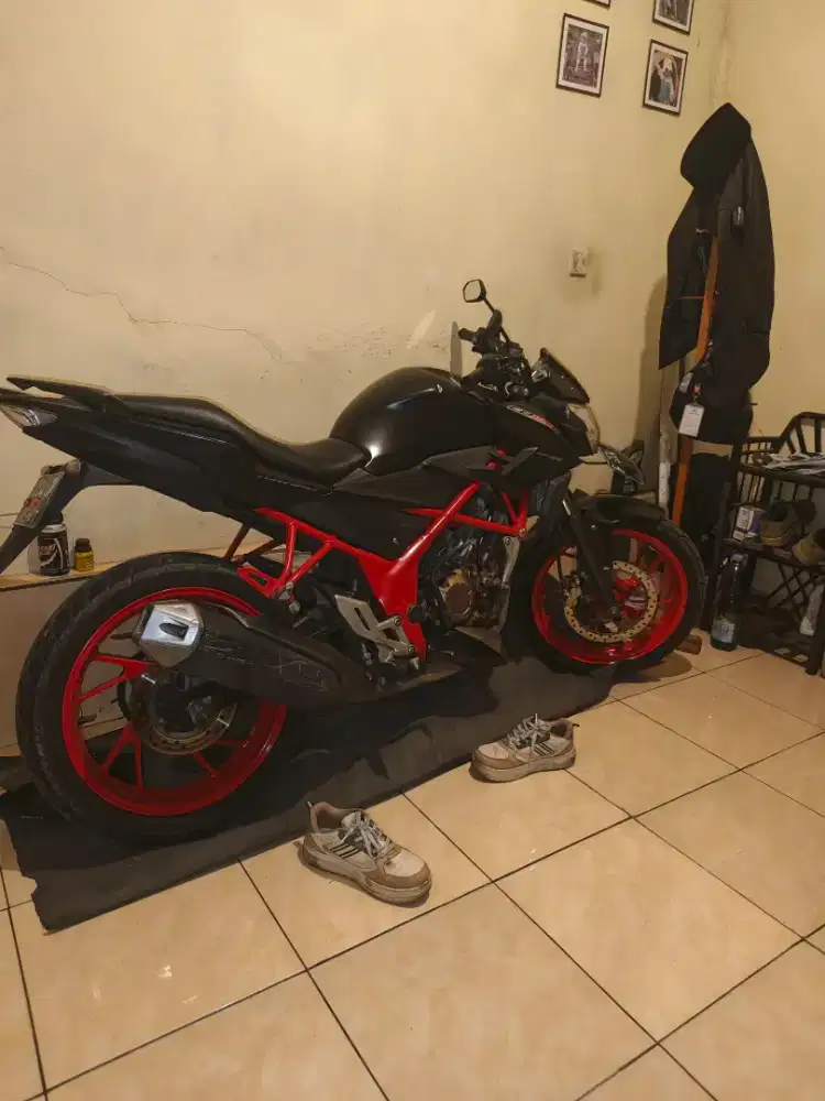 JUAL CEPAT HONDA CB150R