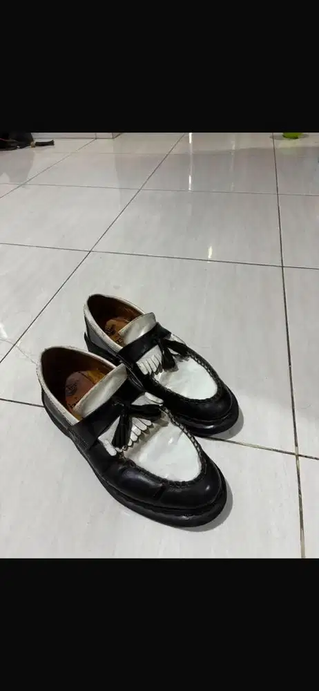 Docmart bekas adrian tassle x izzue sz 45