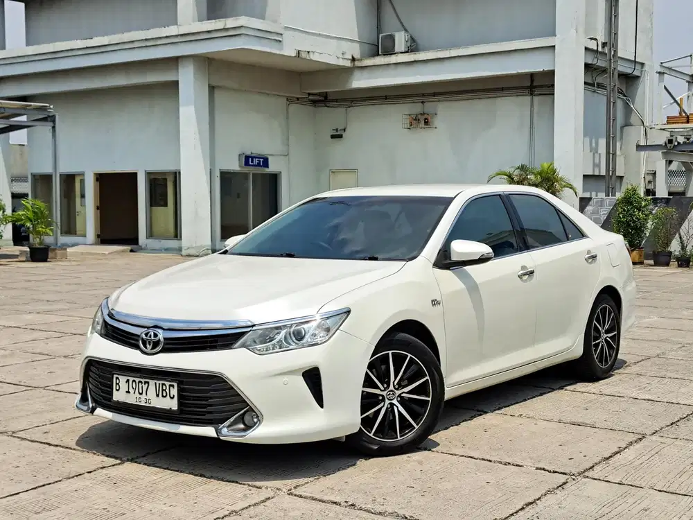 DP 25JT CAMRY V 2.5 AT MATIC AUTOMATIC 2015 PUTIH SIAP PAKAI