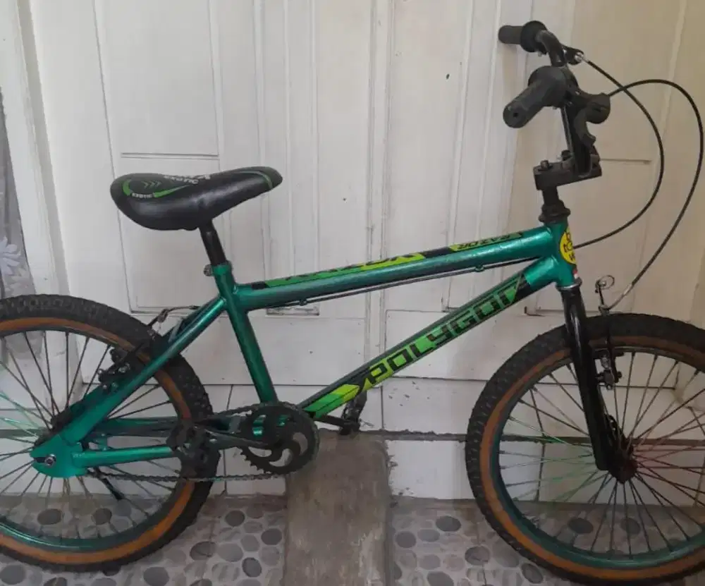 Sepeda BMX ukuran 20