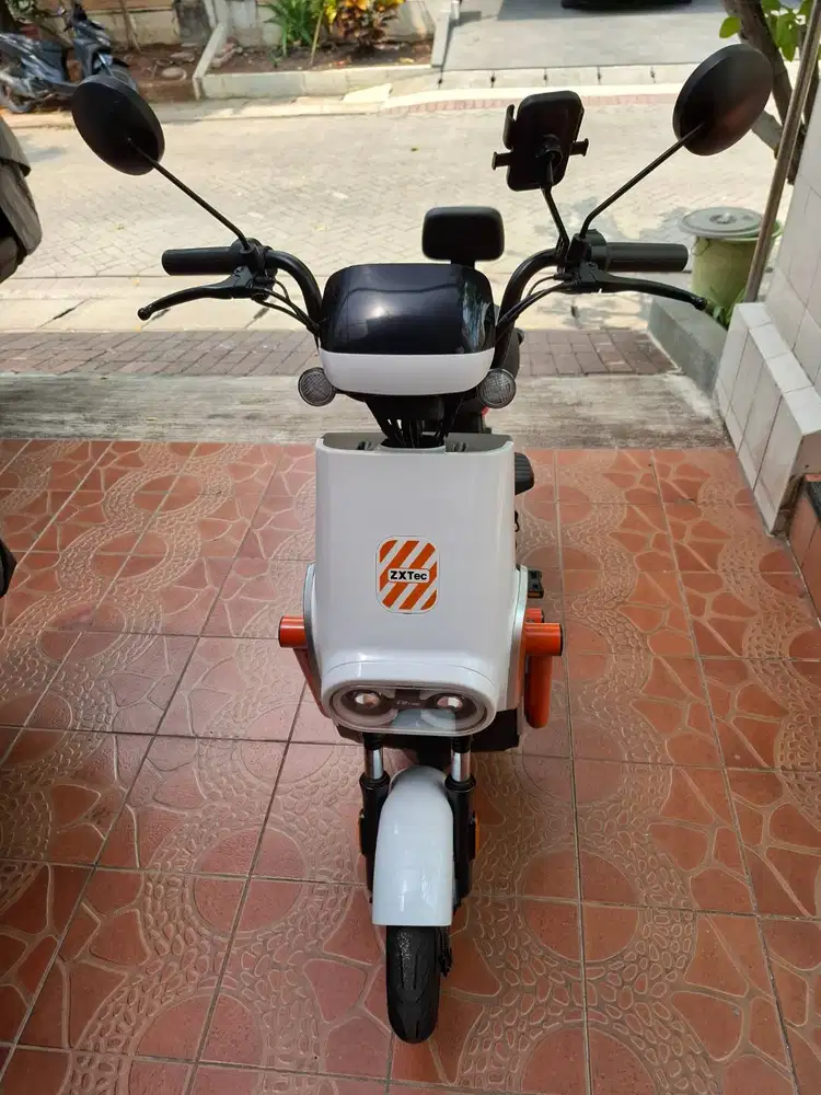 Sepeda listrik ZXTEC U8 2025