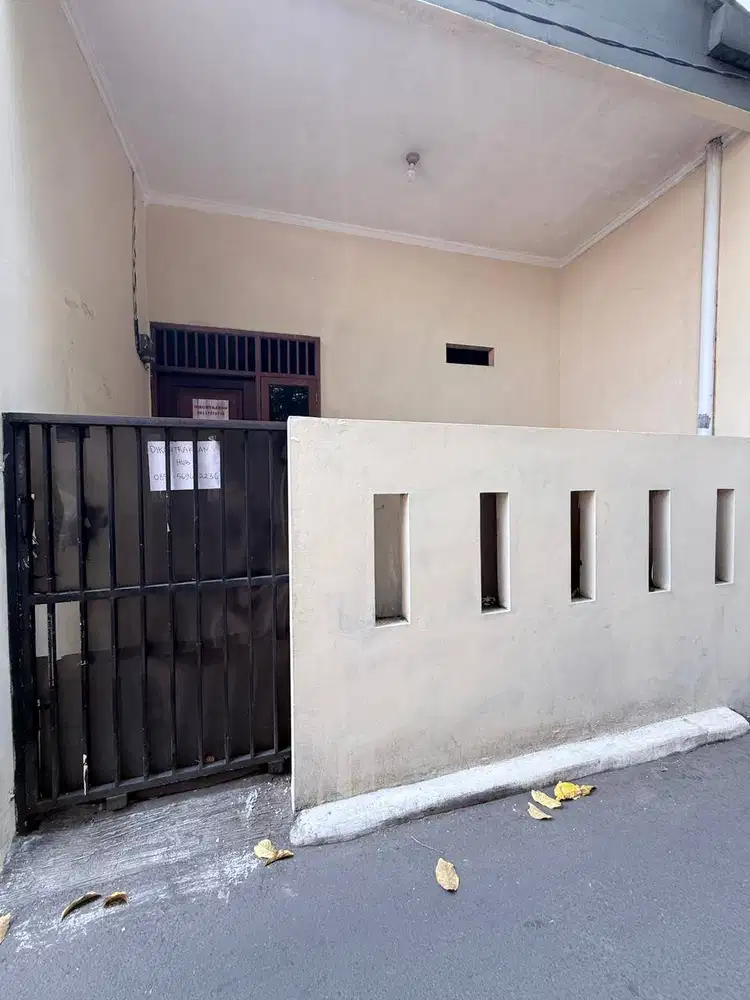 Dikontrakkan Rumah Tinggal dekat dengan Jalan Raya