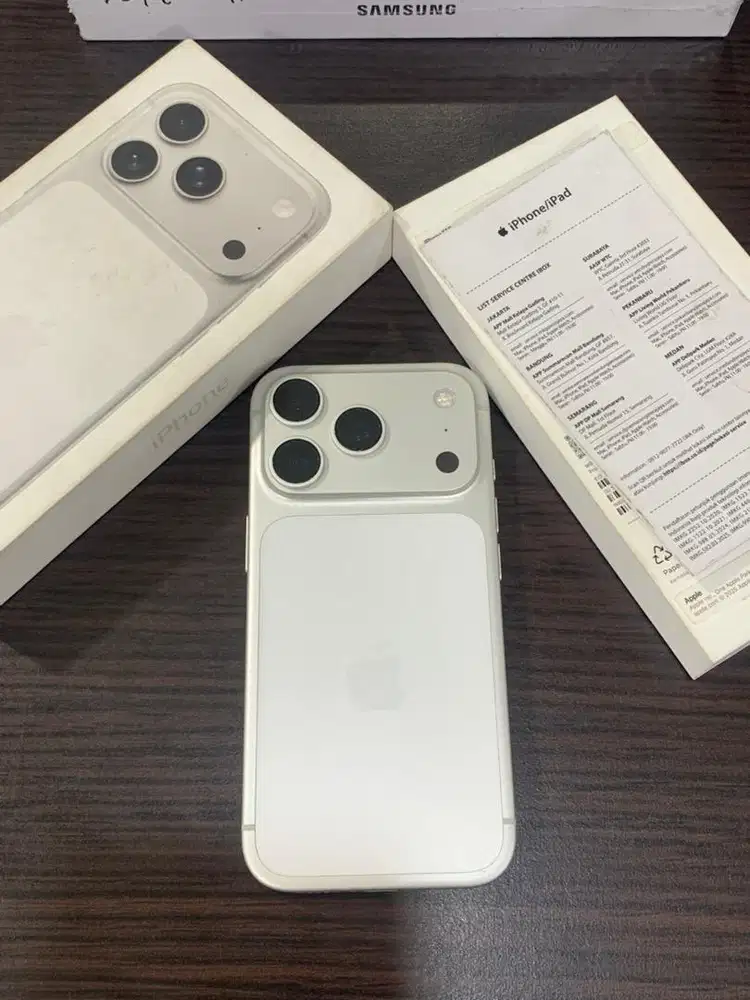 Iphone 17 pro 256gb ibox silver garansi on juni 2027