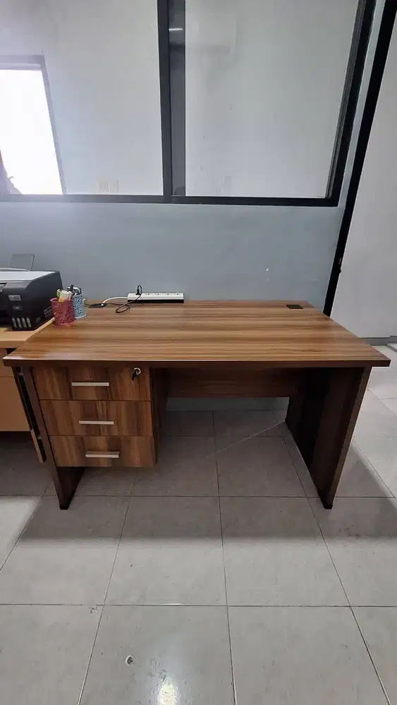 Dijual Meja Admin