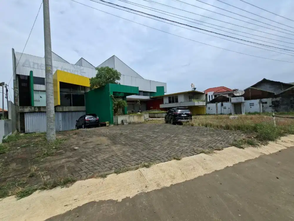 DIJUAL BANGUNAN BEKAS SWALAYAN - LOKASI STRATEGIS PINGGIR JALAN RAYA