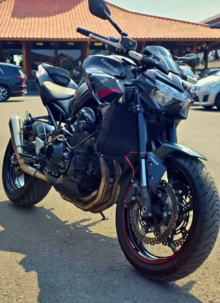 Kawasaki ZR900F