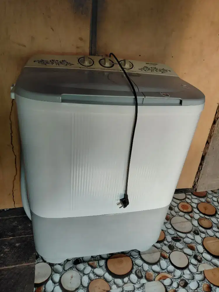 Mesin cuci 7.5 kg tahun 2024 kondisi normal baik kencang 100% no mimus
