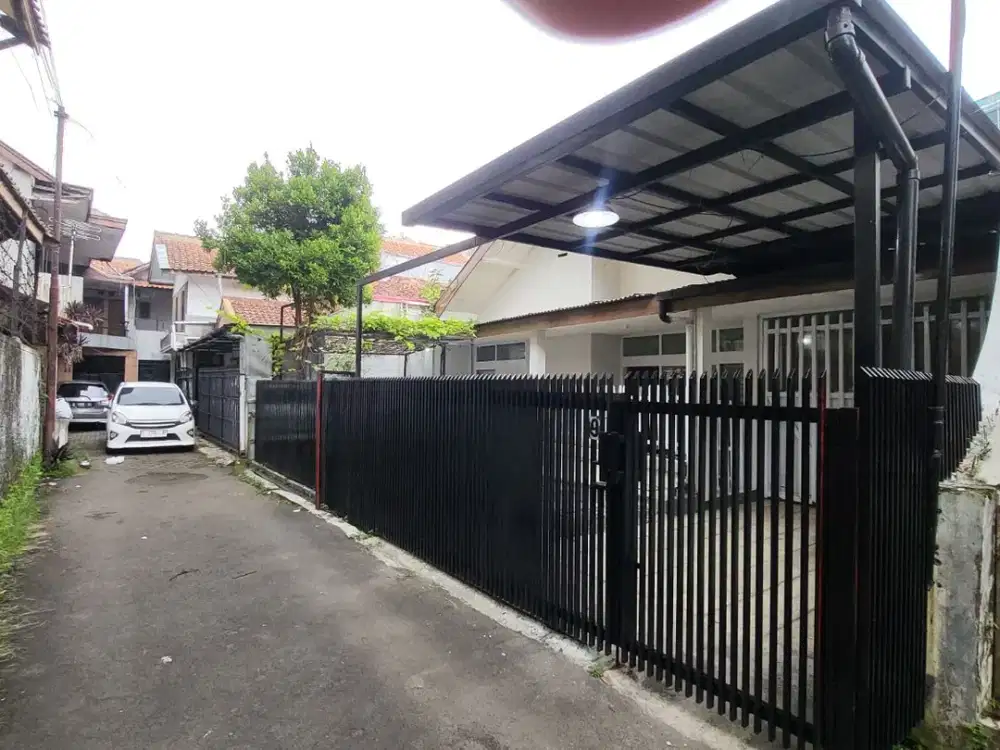 Rumah Murah Nyaman Strategis di Jalan Sekelimus Bandung