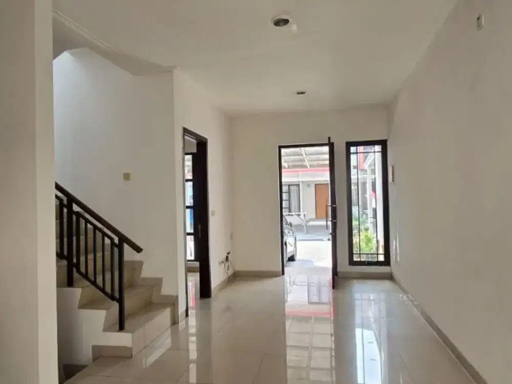 Disewakan Rumah Green Lake City, Cluster Asia, Uk. 6x16, Harga : Rp 65 Juta/Thn Nego