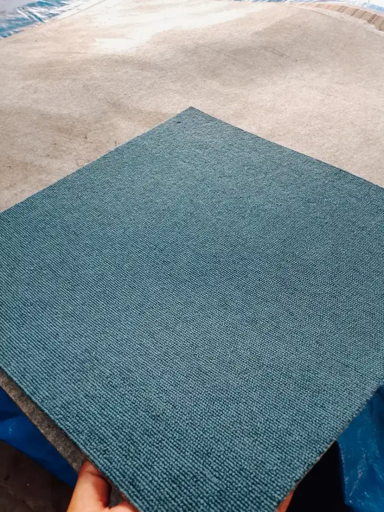 Karpet tile 50x50