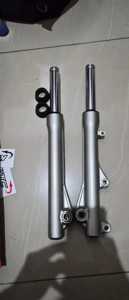 Shock depan stylo 160 cbs original