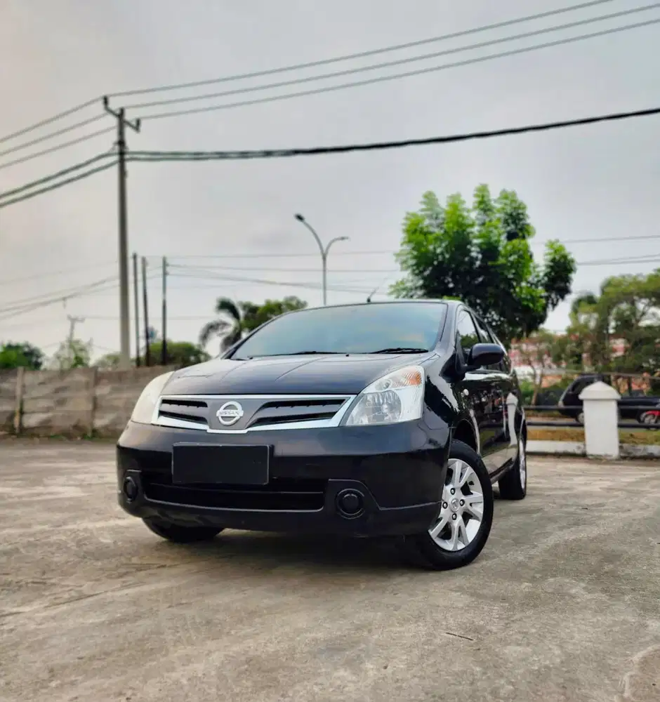 Nissan Grand Livina 1.5 SV AT 2012