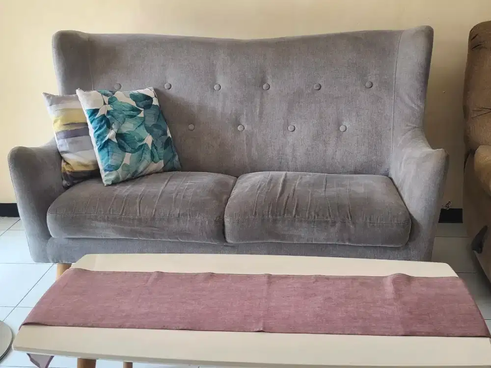 Dijual sofa+kursi +lemari  3 pintu brand Informa 3,5 JT