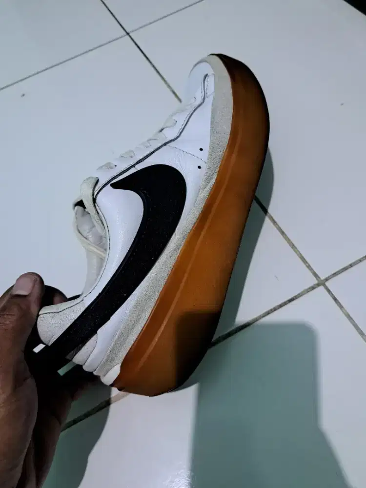 dijual sepatu NIKE ORI putih bahan kulit